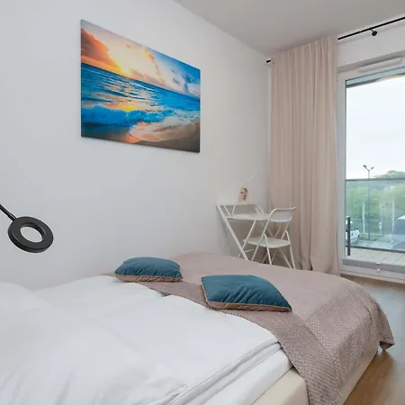Family In With Parking And Playground By Renters *