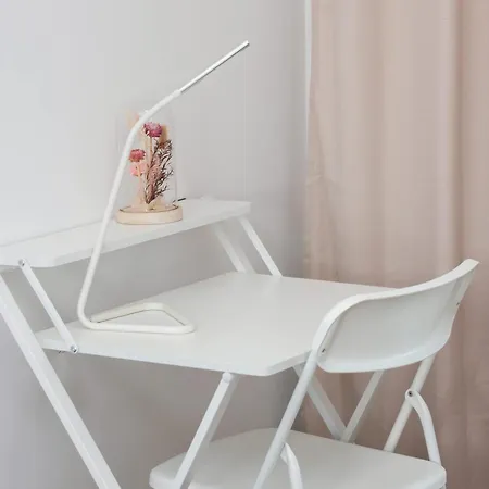 Family In With Parking And Playground By Renters Διαμέρισμα *