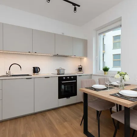 Apartment Family In With Parking And Playground By Renters *