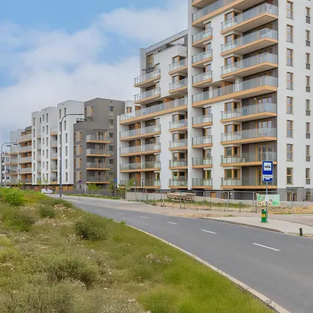Family In With Parking And Playground By Renters *